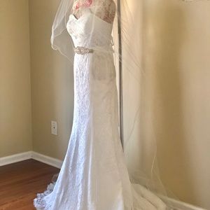 BRAND NEW gorgeous wedding dress